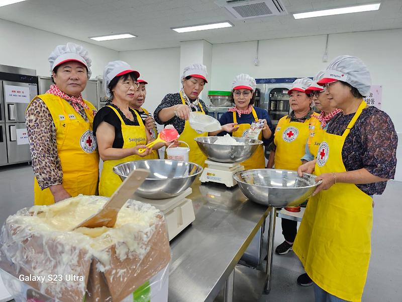 선원면_적십자부녀봉사회,_사랑의_빵_나눔_행사_2