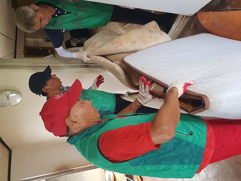 선원면_새마을지도자회_수해복구_동참_(1)