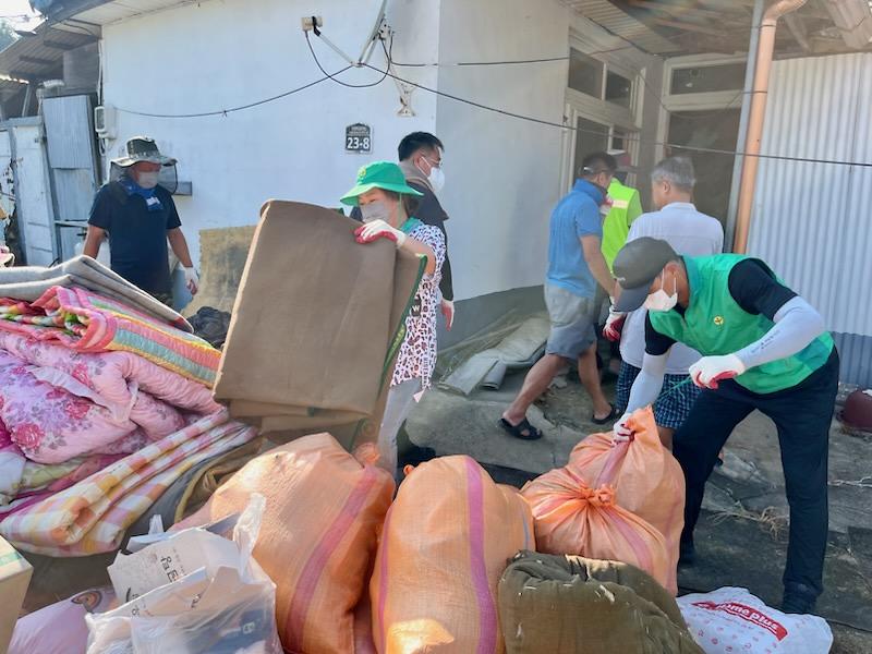 송해면_새마을회_사랑의_집_청소_봉사_(3)