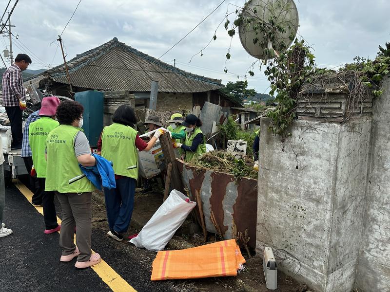 양도면_협의체,_저소득_취약가구_청소봉사