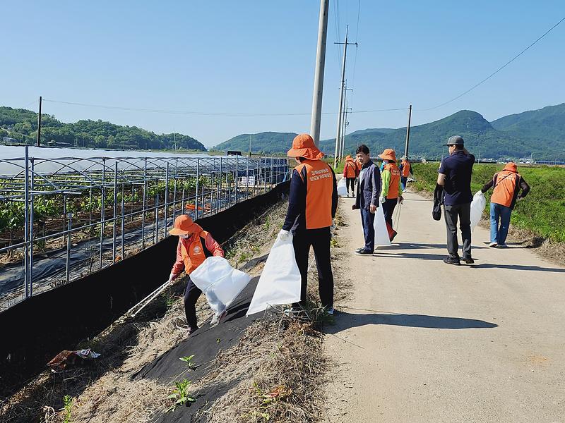 양도면_농가주부모임,_길정천_일대_환경_정비