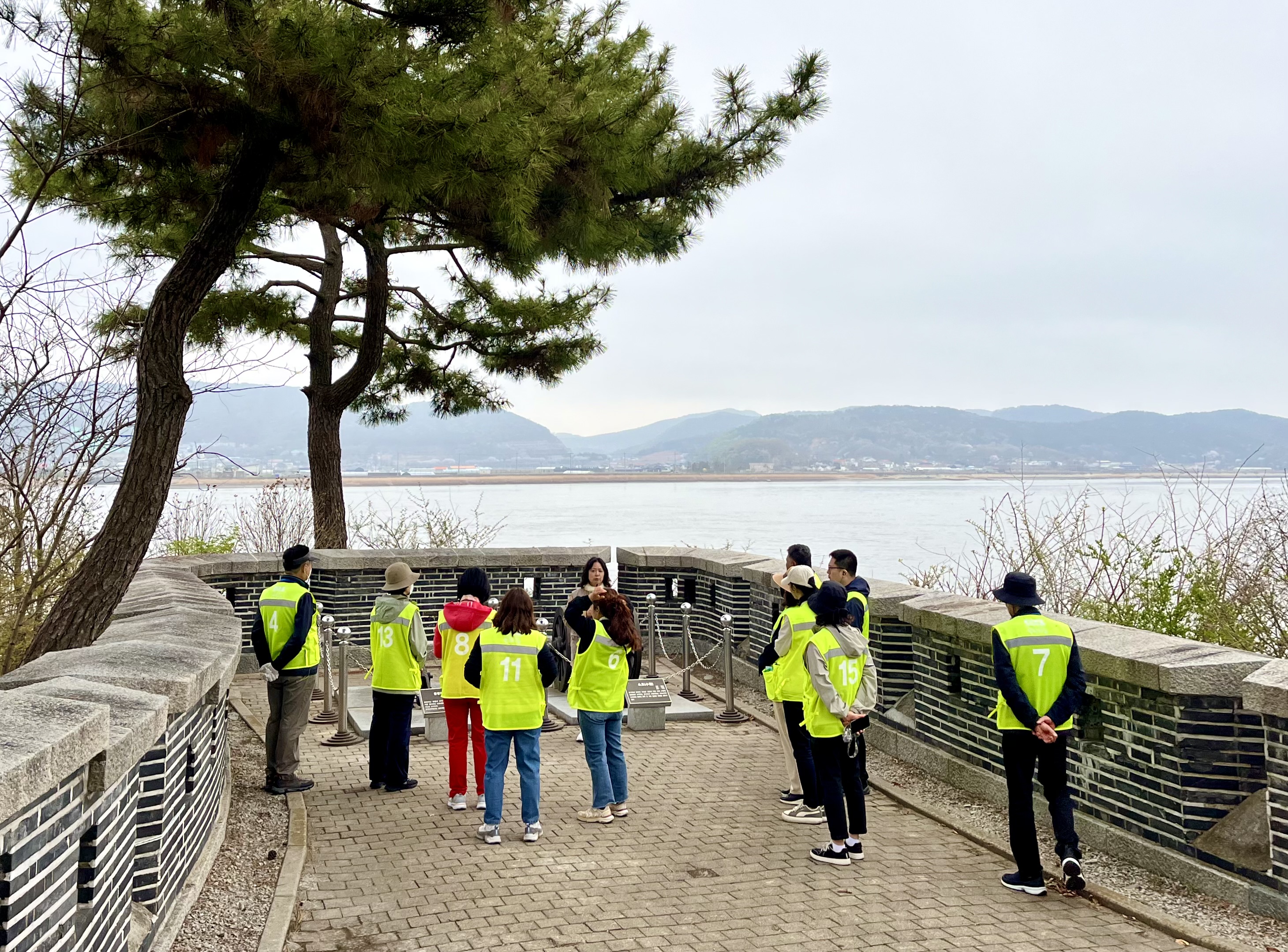 강화군,_DMZ_평화의_길_가을_운영_시작…_전문_해설사와_함께하는_특별한_탐방_여행으로_호평(1)