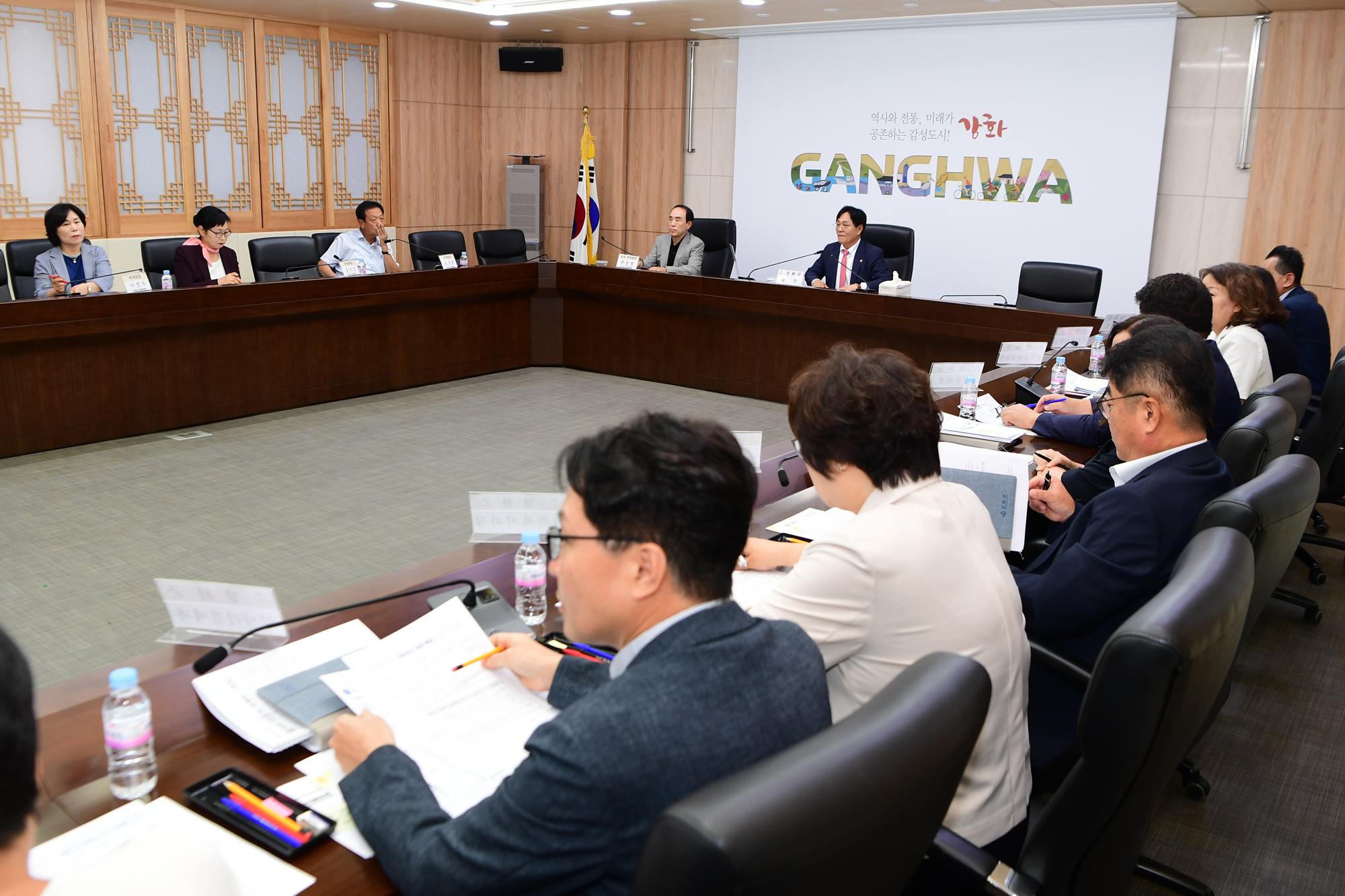강화군,_군민통합위원회_제안_24건_추진방향_논의…_정책실현_위해_머리_맞대(1)
