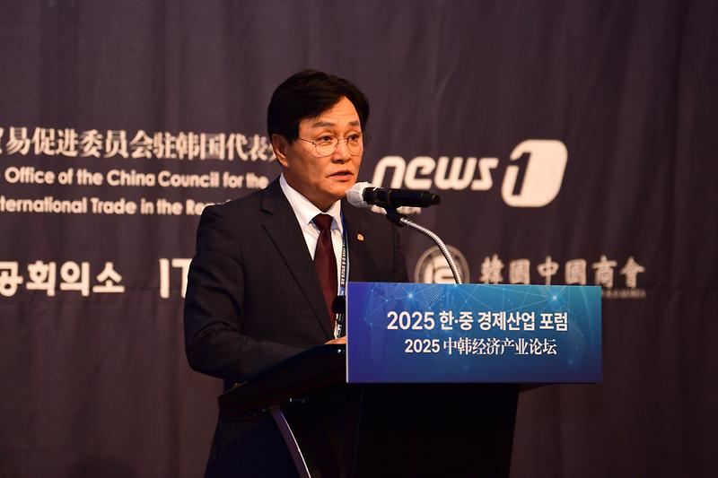 박용철_강화군수_취임_1주년_맞아_안정_‧_미래_‧_혁신으로_답하다(2_한중_경제포럼_참석)