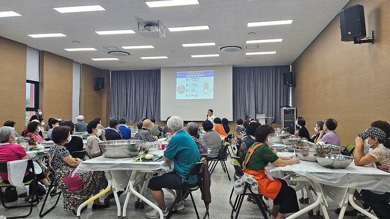 강화군,_김치담그기_치유농업_체험프로그램_성황리에_마쳐(1)