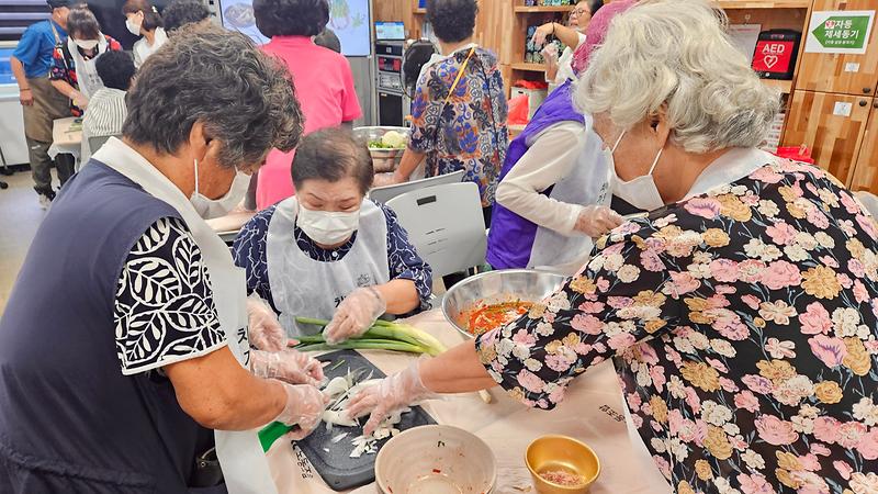 강화군,_김치담그기_치유농업_체험프로그램_성황리에_마쳐(2)