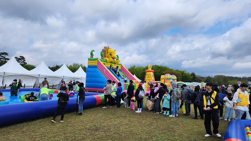 강화군,_고인돌_광장_달군_어린이날_기념행사(3_에어바운스_등_놀이존)