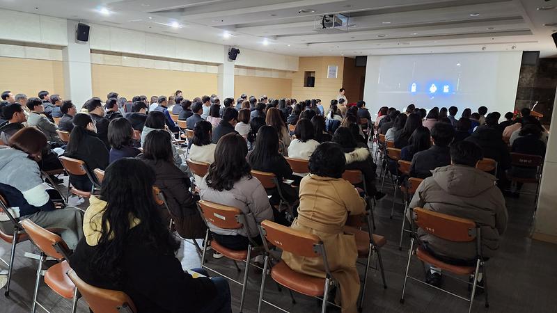 강화군,_한문철_변호사_초청_‘강화아카데미’_개최…_교통안전_공감대_높여(1)
