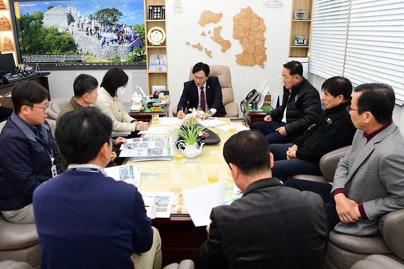 강화군, 목숙천 어류 집단 폐사에 신속 대응  사진