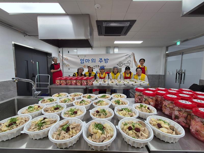 강화군자원봉사센터,_“삼계탕_드시고_건강한_여름_보내세요!”