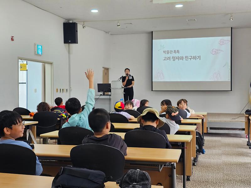 강화역사박물관,_지역_초등생_대상_“꿈꾸는_도자기”_프로그램_진행(2)