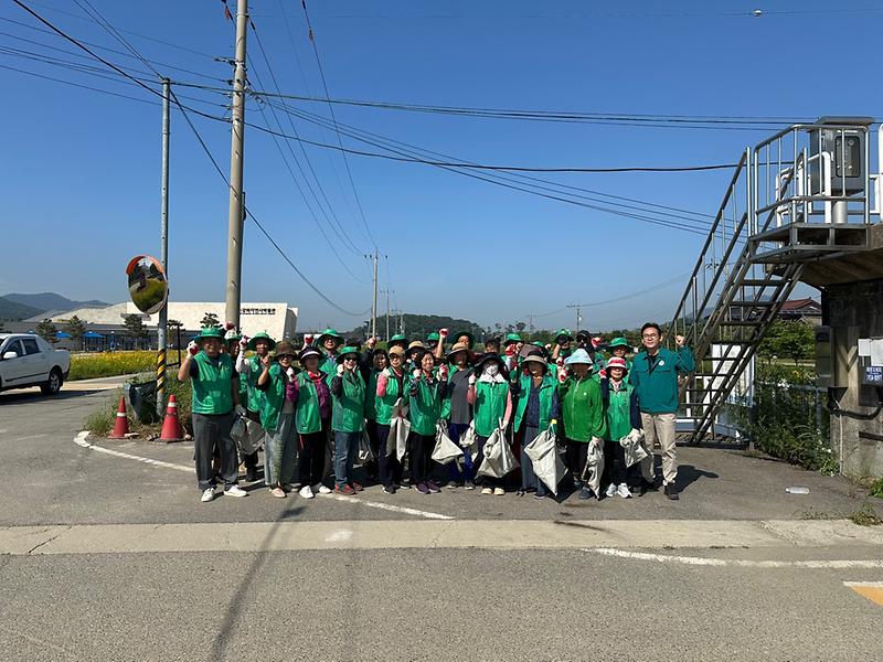 하점면_남녀_새마을지도자협의회,_깨끗한_목숙천_만들기에_힘써