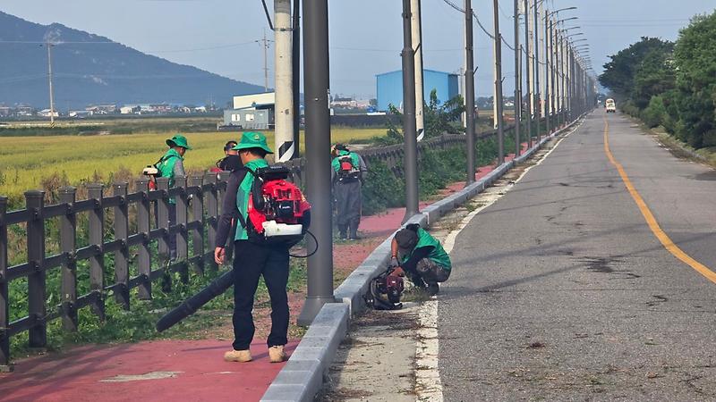 하점면_새마을_남녀지도자협의회,_제초_봉사에_앞장