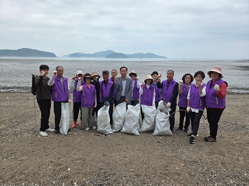 서도면_주민자치위원회,_볼음도_해변_일원_환경정화에_구슬땀