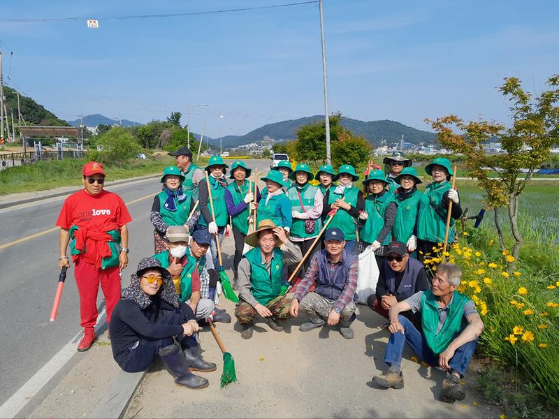 선원면_새마을남여지도자협의회,_도로변_환경정비_및_외래식물_집중_제거