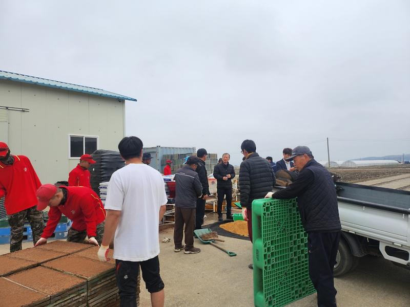 송해면,_못자리_농가_현장_방문_격려