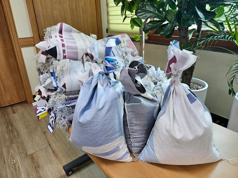 양사면,_폐현수막으로_모래주머니_제작…_제설작업에_활용(2)