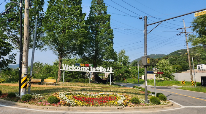 양사면,_새단장한_소고개삼거리_화단_꽃내음_솔솔