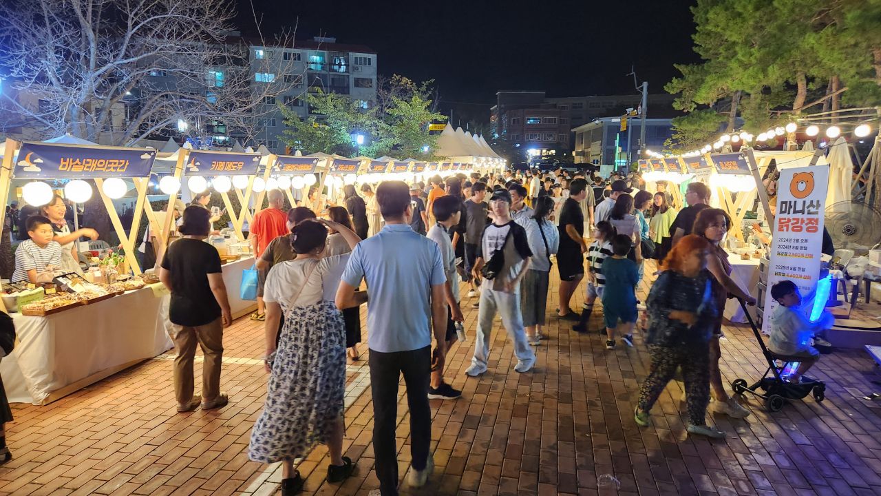 강화군,_평화·생태·문화_잇는_체류형_관광도시_조성_박차(3_지난해_강화별밤야행_행사_모습)
