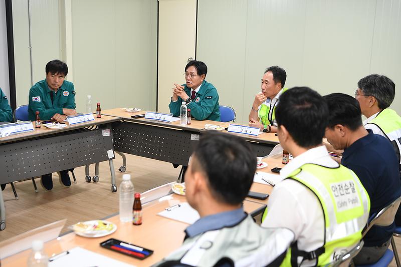 1_박용철_강화군수,_김포_가현지구_찾아_한강물_농업용수_재편사업_현장_점검(3)