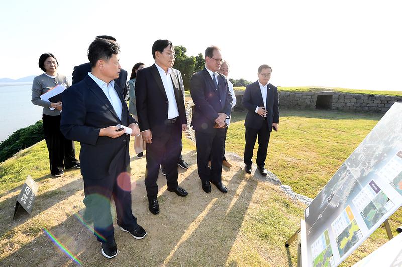 ‘강화의_미래_성장동력’…_박용철_군수,_김종철_신임_경제청장과_강화남단_살폈다(2)