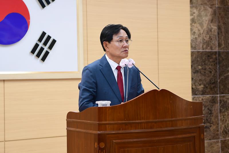 박용철_강화군수,_첫_직원조회서_“강화의_미래_위해_함께_뛰자”(1)