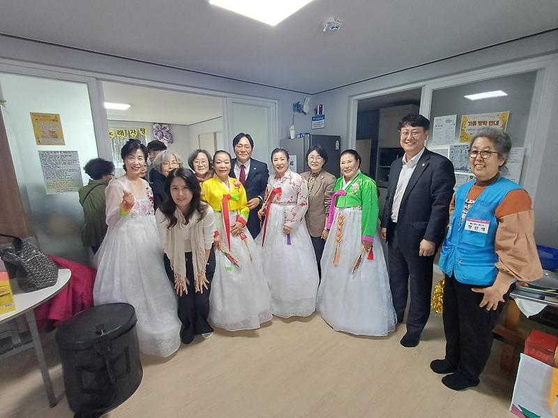 강화읍_주민자치프로그램_경기민요_동아리,_흥겨운_가락에_이웃사랑_싣고(2)