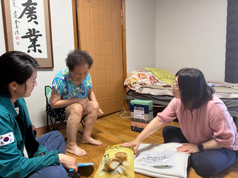강화읍,_폭염_취약_어르신_안부_확인에_앞장