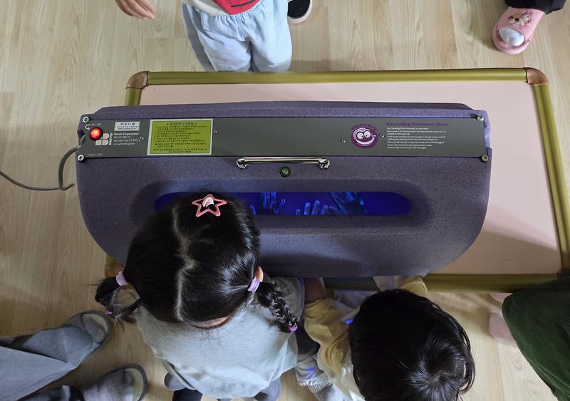 강화군,_‘뷰박스’_활용_손_씻기_교육_효과_톡톡