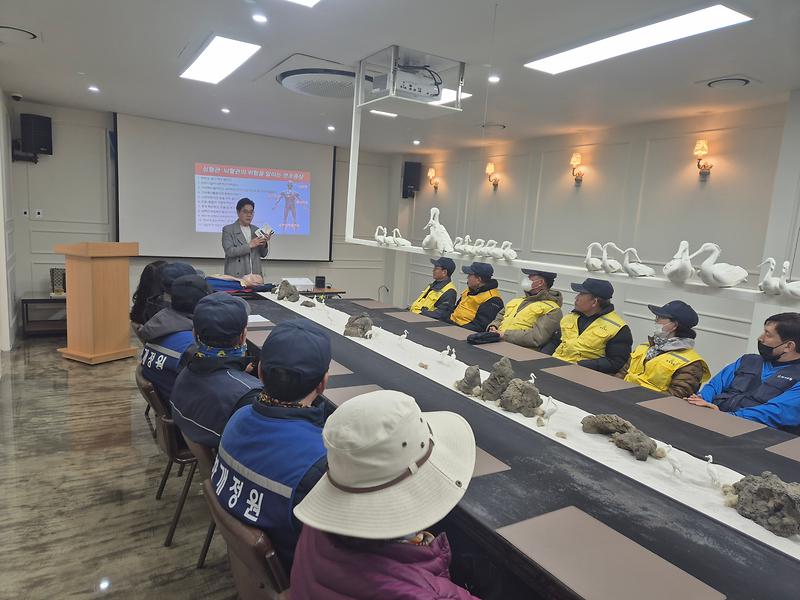강화군,_화개정원사업소_응급처치_및_심폐소생술_교육_실시(1)