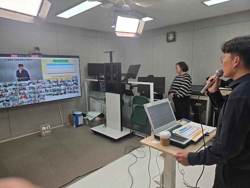 강화군,_화상으로_경로당_110곳_동시_연결…_통합돌봄_설명회_한_번에(2)