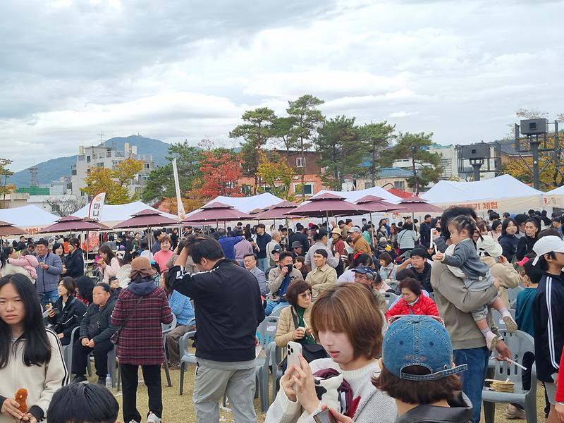 강화군가족센터,_세계음식문화축제에_1,500여_명_북적…_13개국_맛과_문화로_하나_된_강화(1)