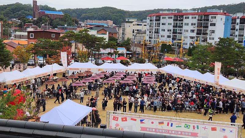 강화군가족센터,_세계음식문화축제에_1,500여_명_북적…_13개국_맛과_문화로_하나_된_강화(3)