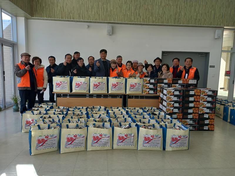 길상면_지역사회보장협의체,_설맞이_행복_꾸러미_전달