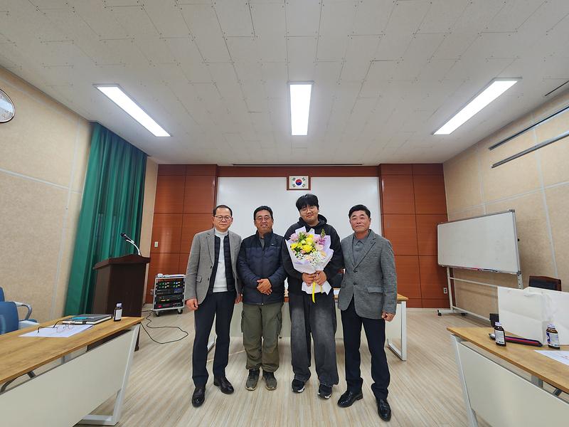 교동면_지역사회보장협의체,_“학생들의_꿈을_응원합니다!”…대학생_입학_축하금_지급