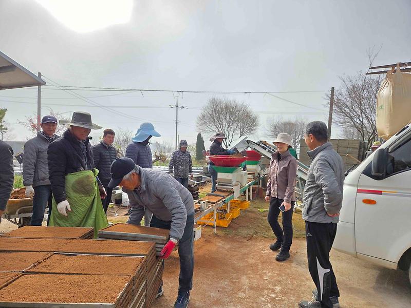 삼산면,_못자리_영농_현장_방문_및_농업인_격려