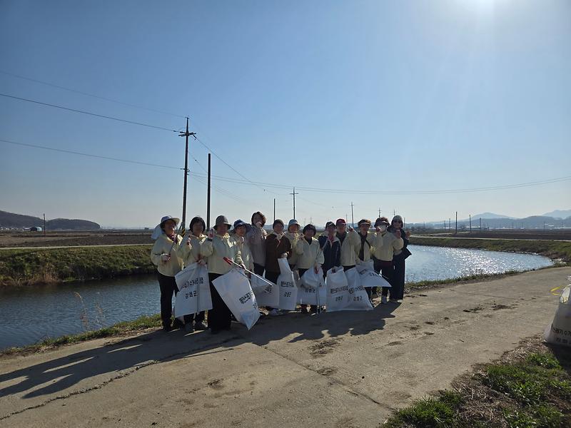 송해면_한국여성농업인회,_농번기_앞두고_쾌적한_농촌_환경_조성