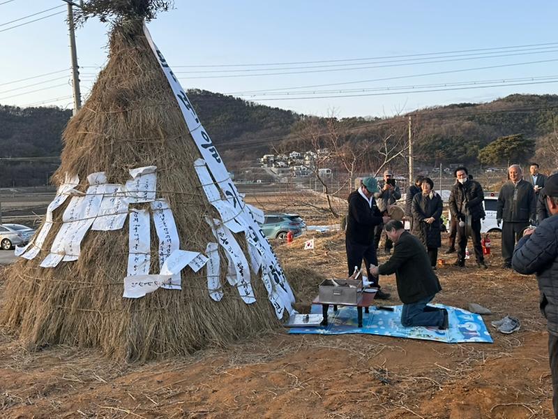 양사면_덕하3리,_달집에_실은_염원…_정월대보름_달집태우기_개최(1)