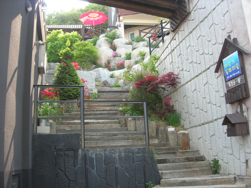 바닷가 동화마을 사진6